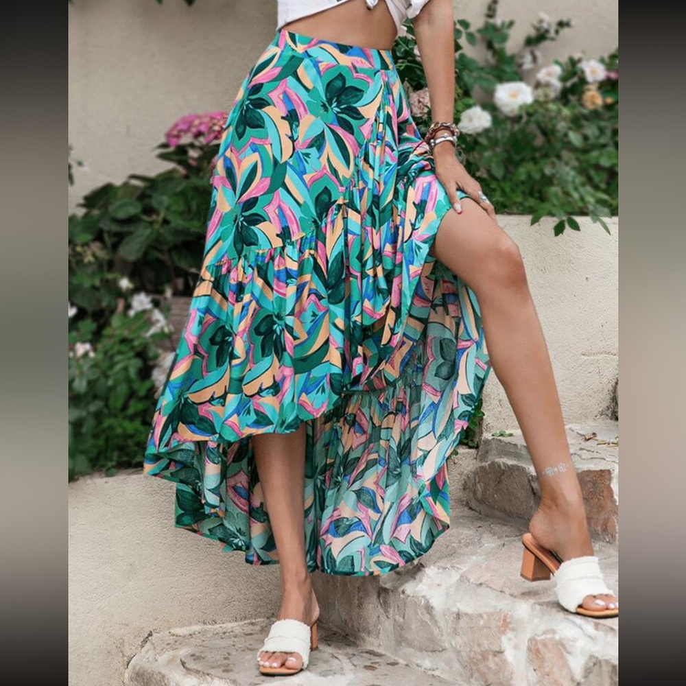 NEW… Floral print Skirt-Small Size